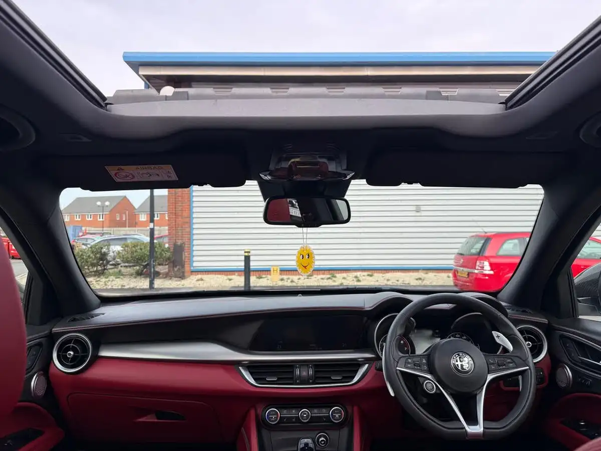 2019-alfa-romeo-stelvio-20-ti-big-56