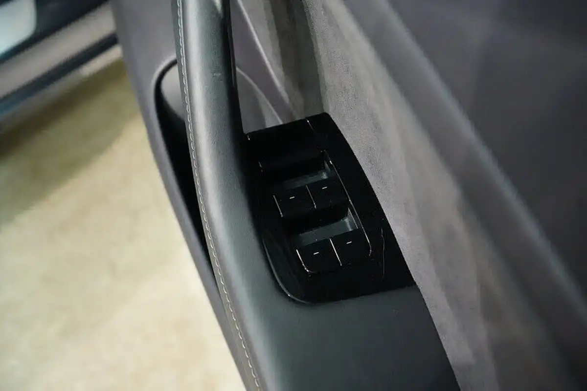 2019-tesla-model-3-e-standard-plus-big-30