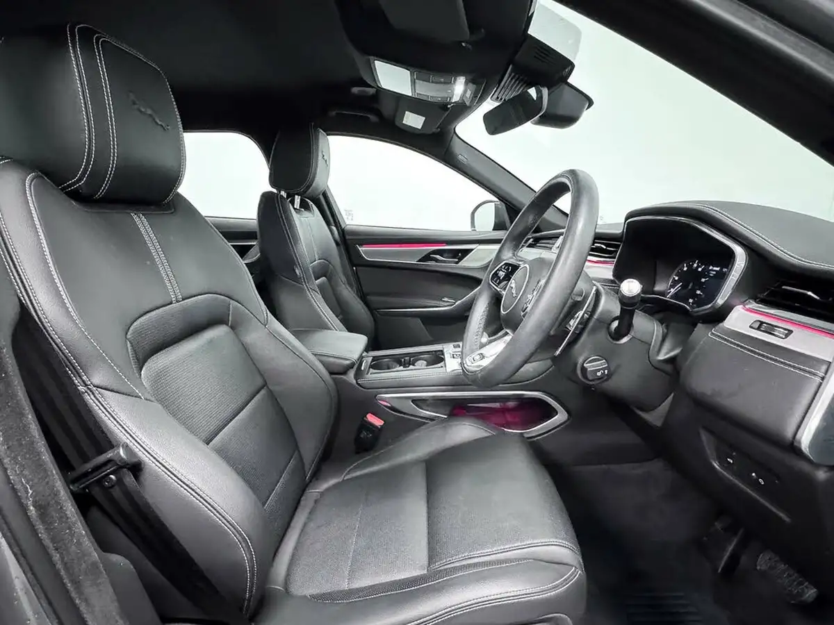 2022-jaguar-f-pace-20-d200-r-dynamic-s-big-37