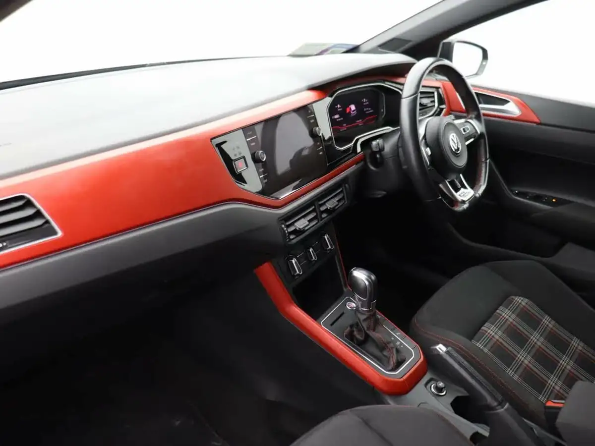 2019-volkswagen-polo-20-tsi-gti-big-10