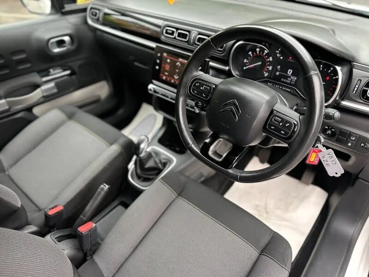 2017-citroen-c3-12-puretech-flair-82ps-big-7