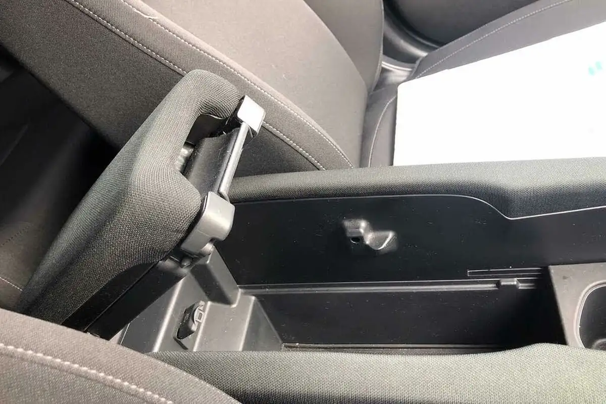 2019-honda-civic-10-vtec-turbo-sr-hatchback-5d-big-29