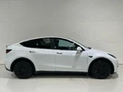 2022-tesla-model-y-e-long-range-small-18