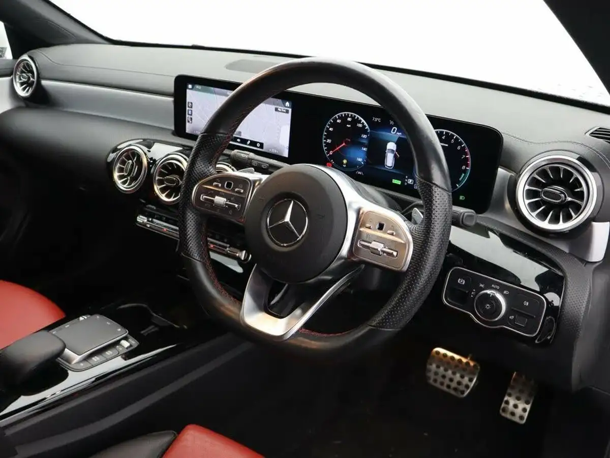 2021-mercedes-benz-cla-big-11