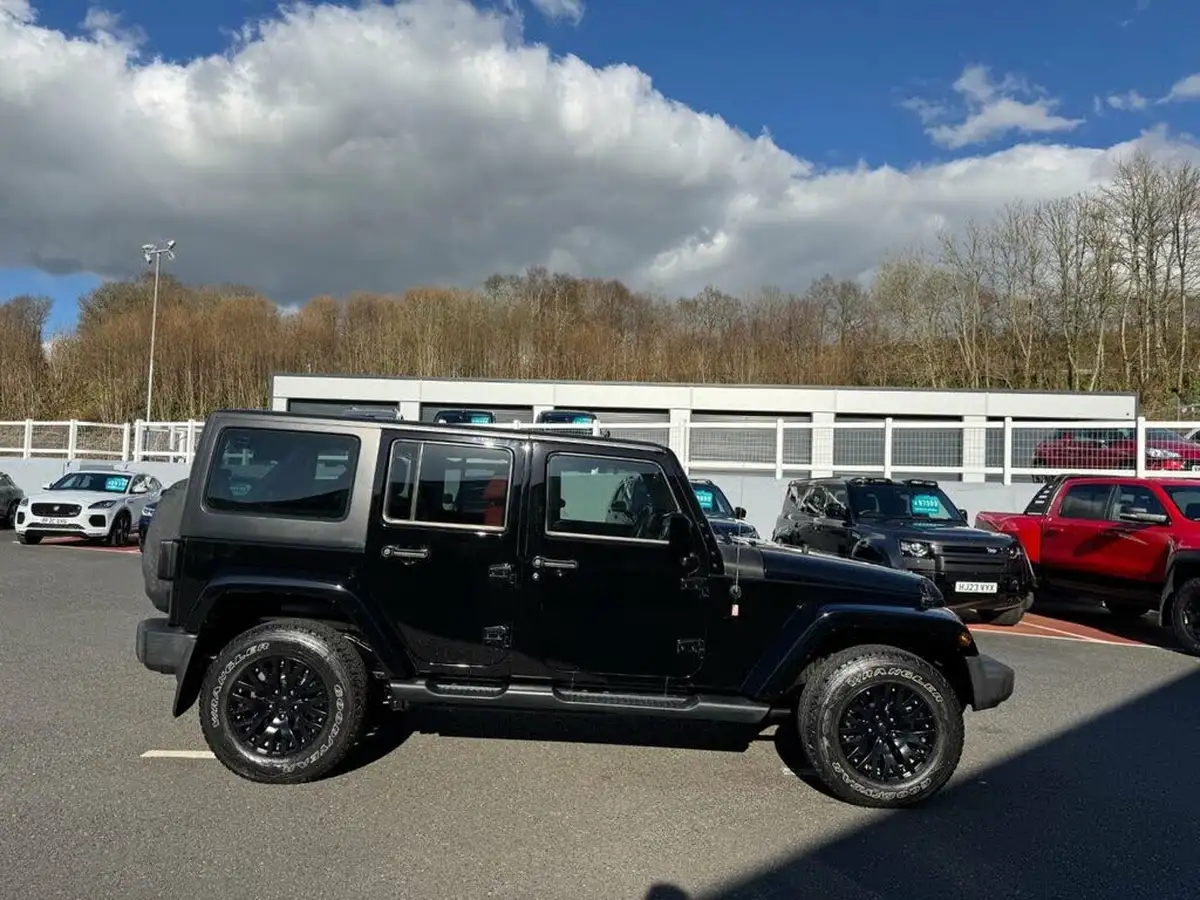 2013-jeep-wrangler-28crd-sahara-5d-auto-big-6
