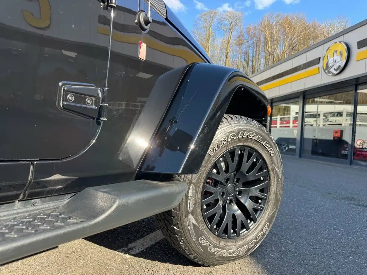 2013-jeep-wrangler-28crd-sahara-5d-auto-big-30
