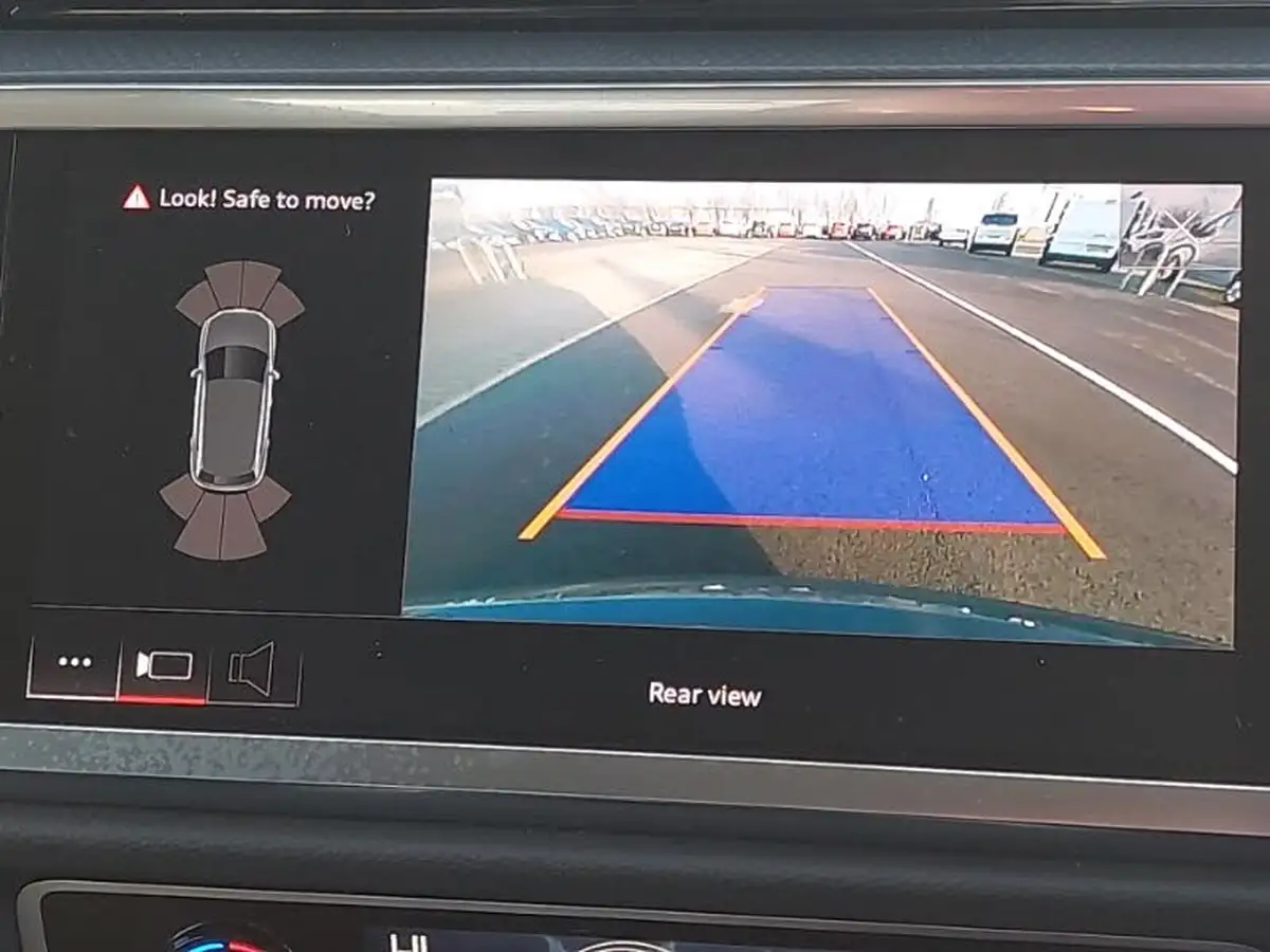 2021-audi-q3-14-45-tfsi-e-technik-big-16
