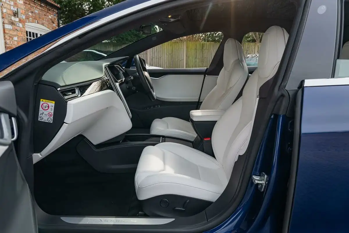 2017-tesla-model-s-e-100d-big-31