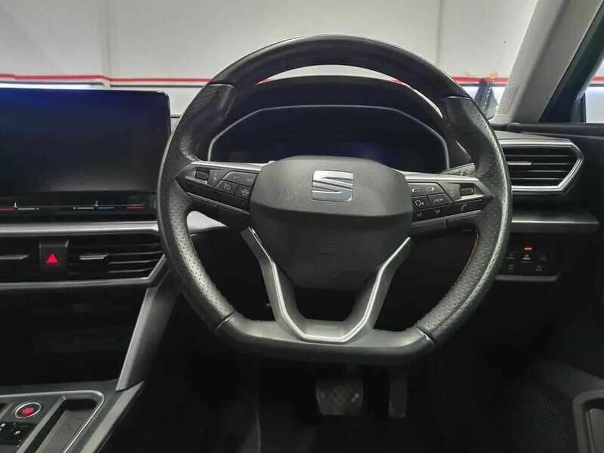 2021-seat-leon-14-e-hybrid-fr-hatchback-big-9