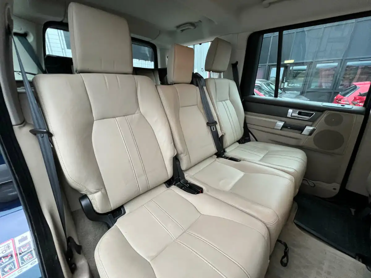 2015-land-rover-discovery-4-30td-se-tech-big-20