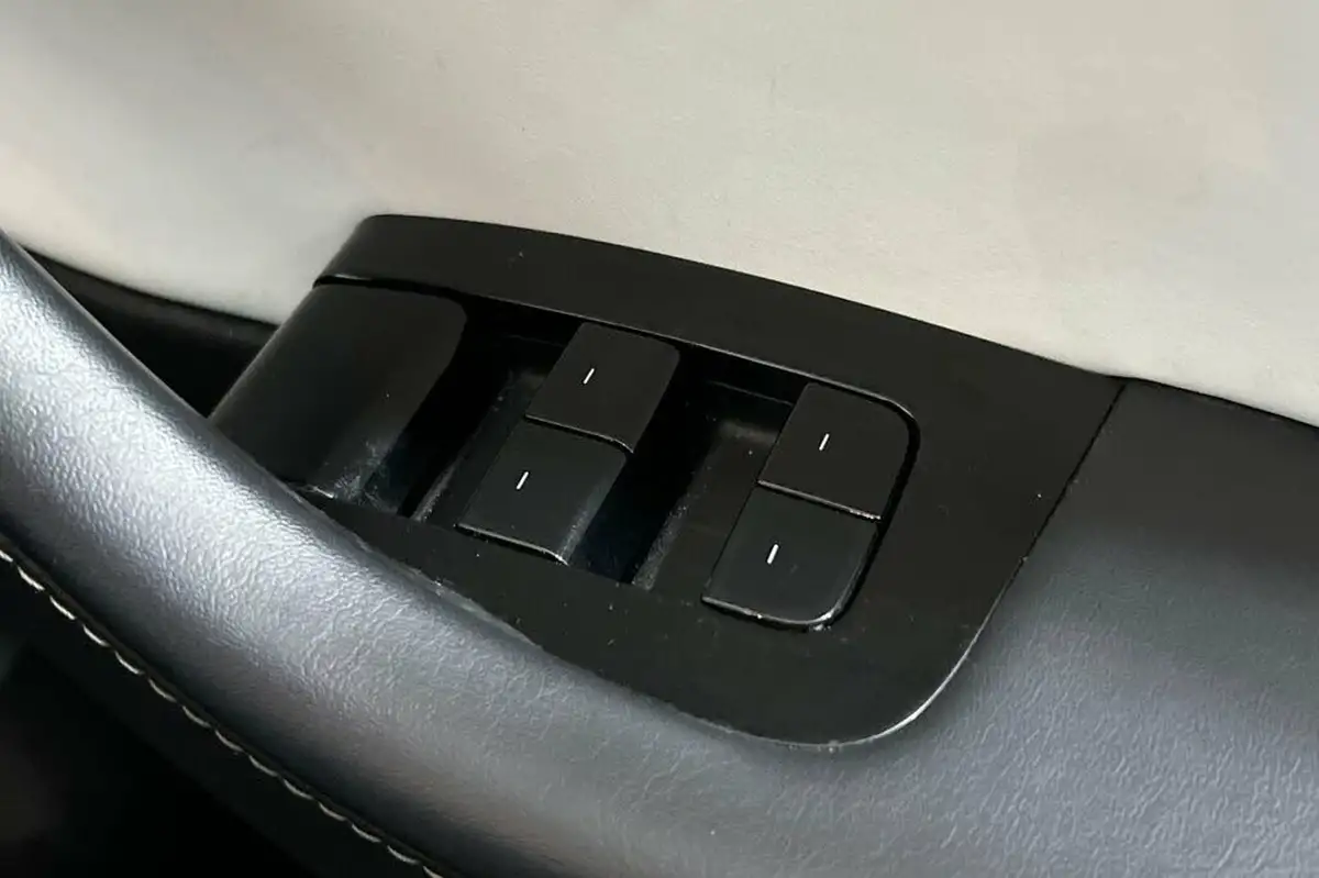 2019-tesla-model-3-e-4x4-performance-pack-big-37