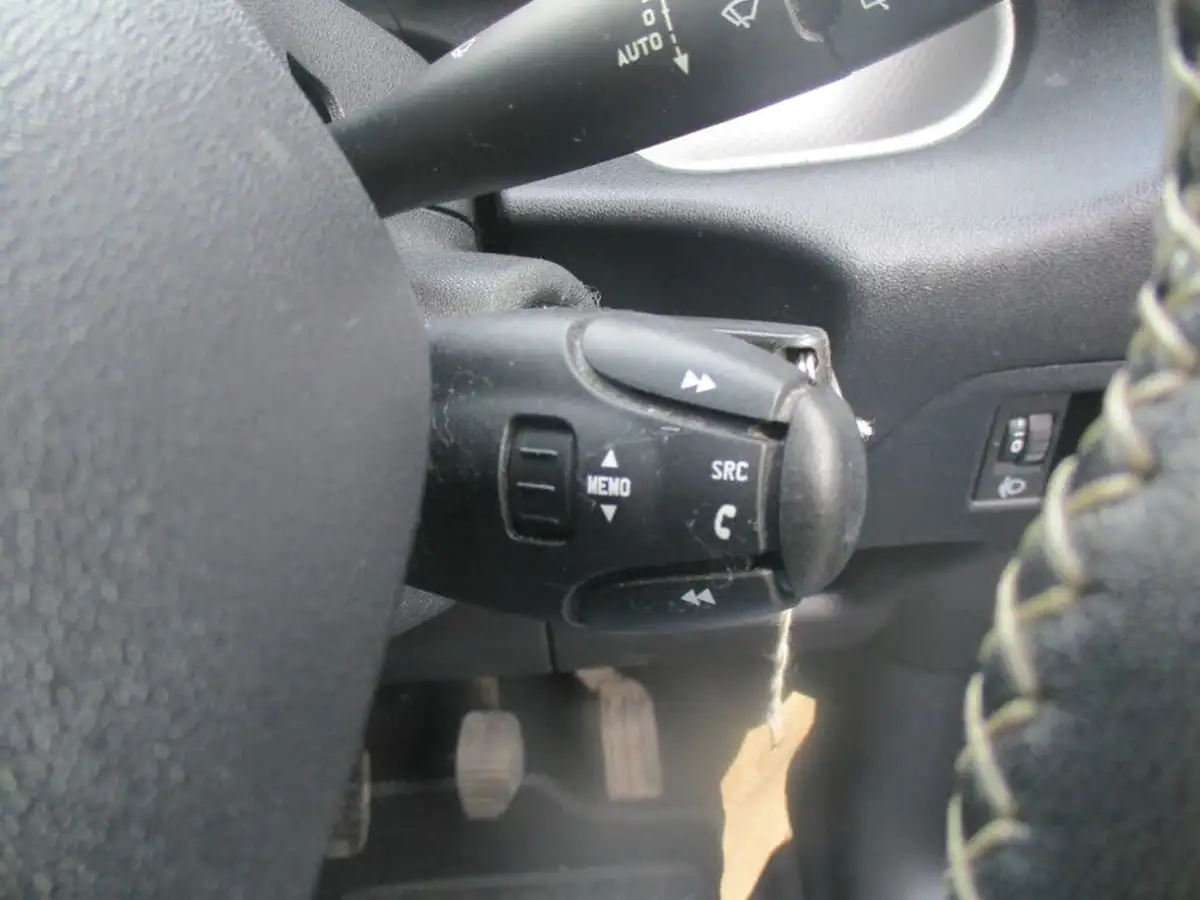 2016-citroen-c3-picasso-12-puretech-platinum-big-33