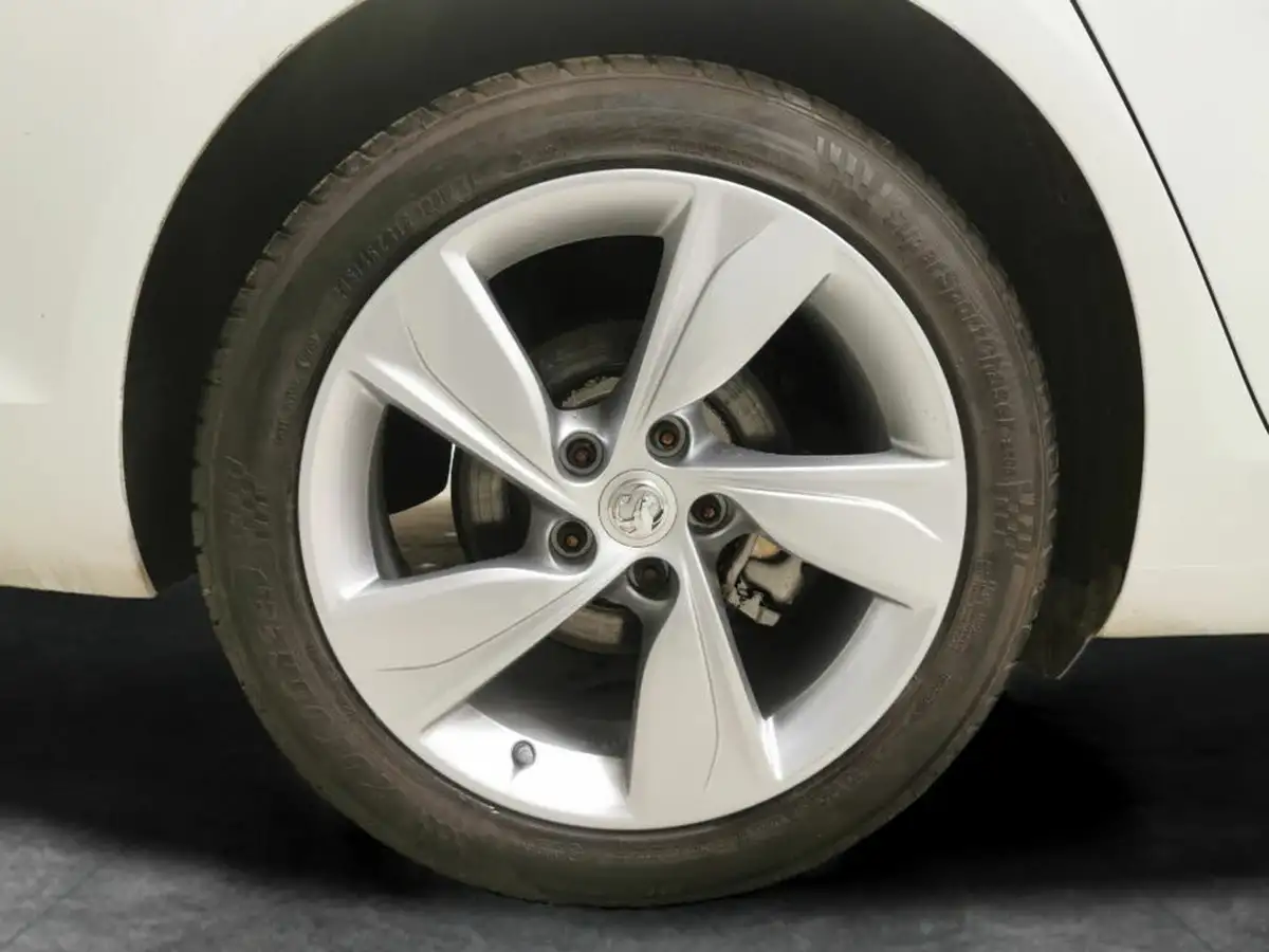 2018-vauxhall-insignia-grand-sport-15-turbo-sri-nav-big-24