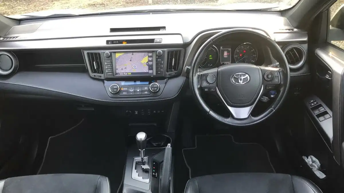 2017-toyota-rav4-25-vvt-i-design-awd-big-4