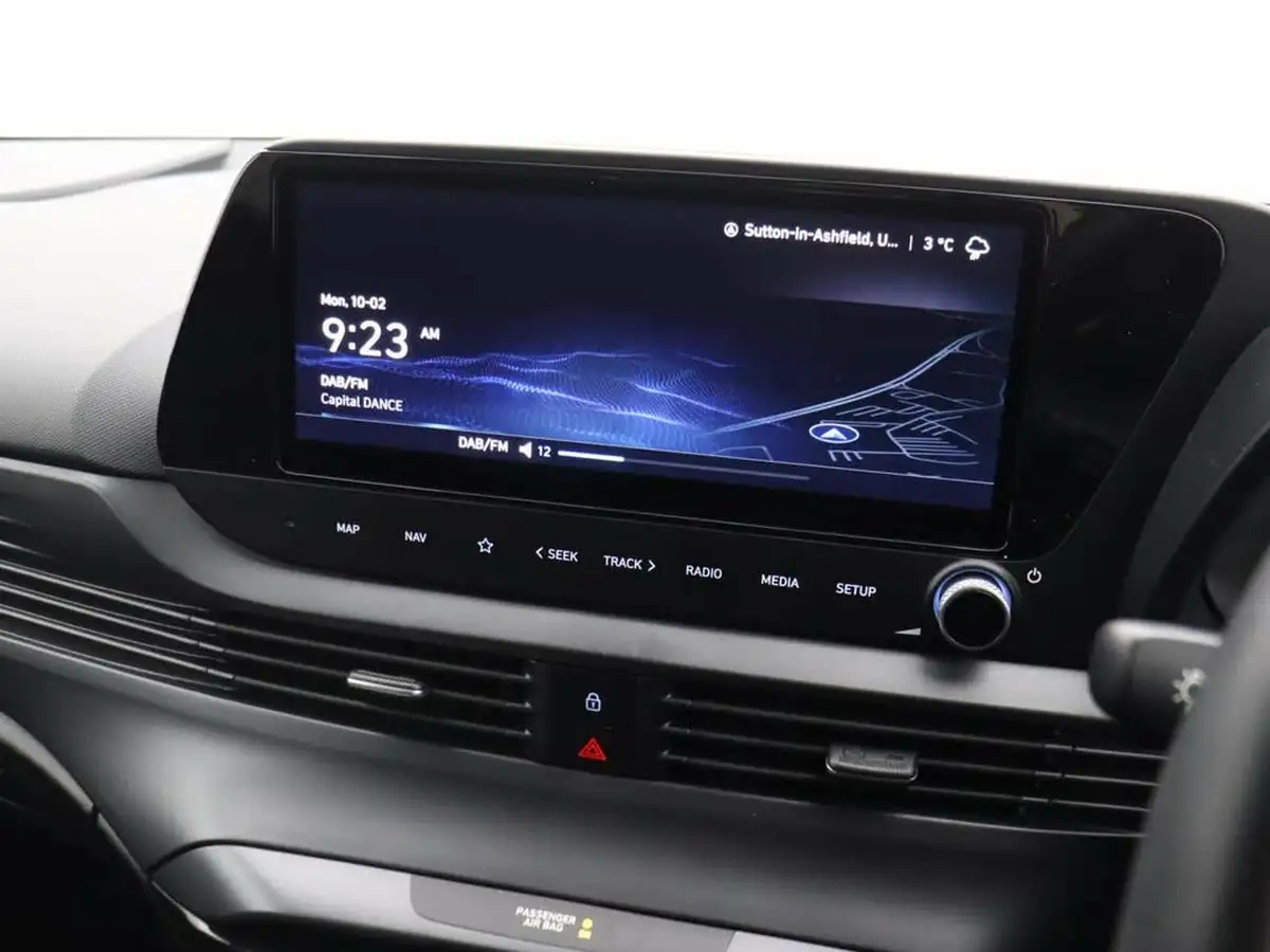 2022-hyundai-i20-10-t-gdi-premium-dct-big-23