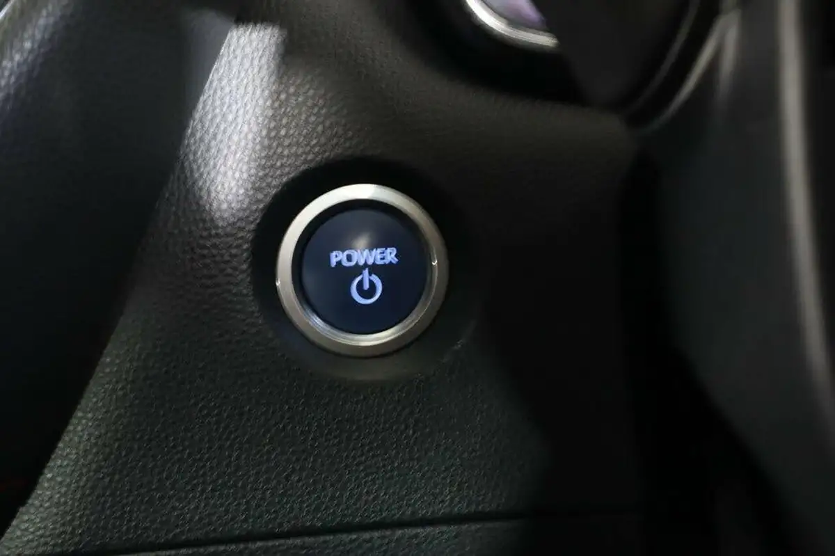 2019-toyota-corolla-20-vvt-i-excel-trk-hatchback-big-27