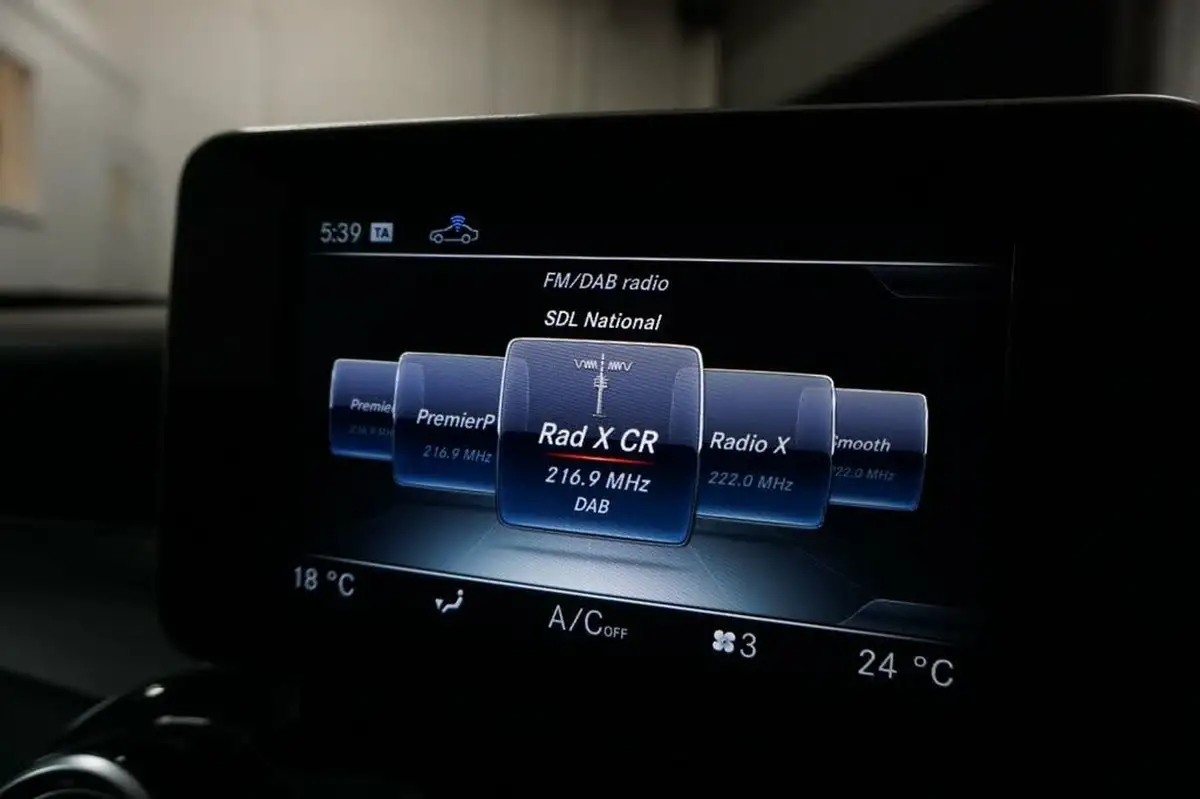 2016-mercedes-benz-c-class-big-25