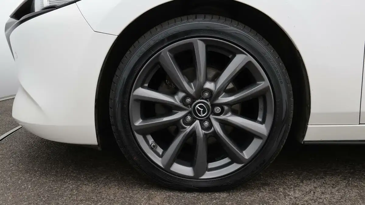 2022-mazda-mazda3-20-sport-lux-122ps-hatchback-5d-auto-big-18