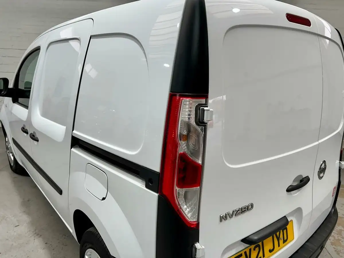 2021-nissan-nv250-15dci-acenta-l1-80bhp-big-29