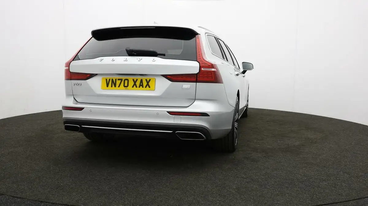 2020-volvo-v60-20-t6-inscription-big-36