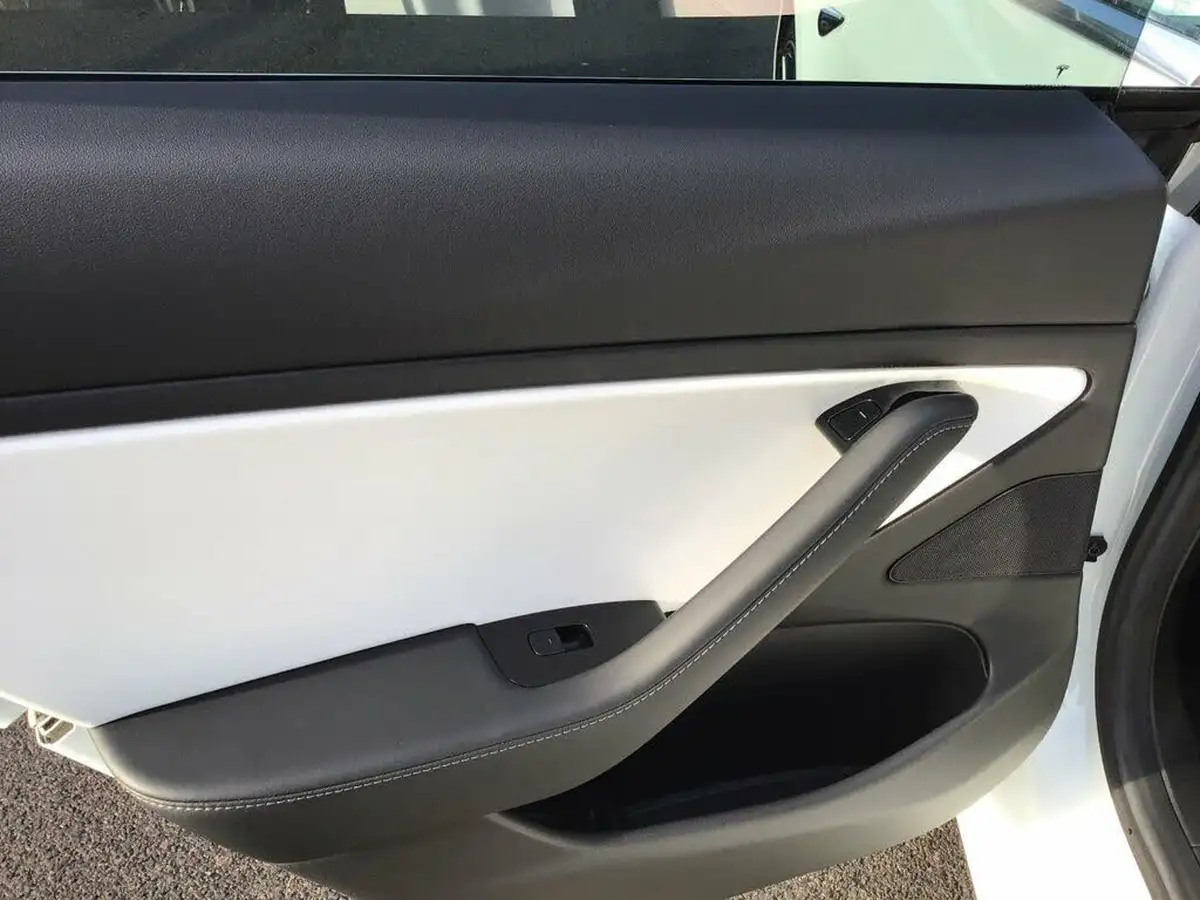 2019-tesla-model-3-e-4x4-performance-pack-big-28