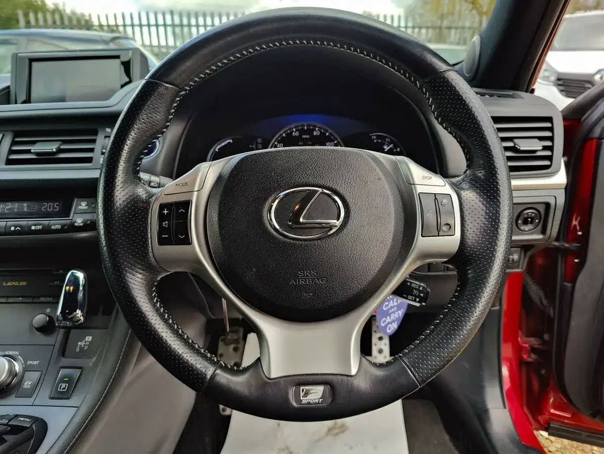 2013-lexus-ct-200h-18-f-sport-big-33
