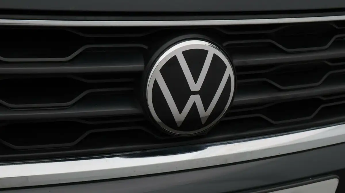 2022-volkswagen-t-roc-10-tsi-active-hatchback-5d-big-20