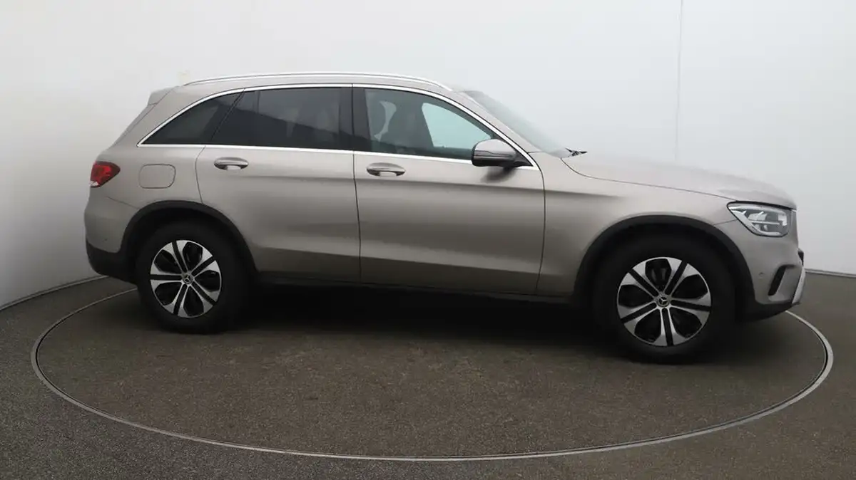 2020-mercedes-benz-glc-class-20-glc300-sport-big-41