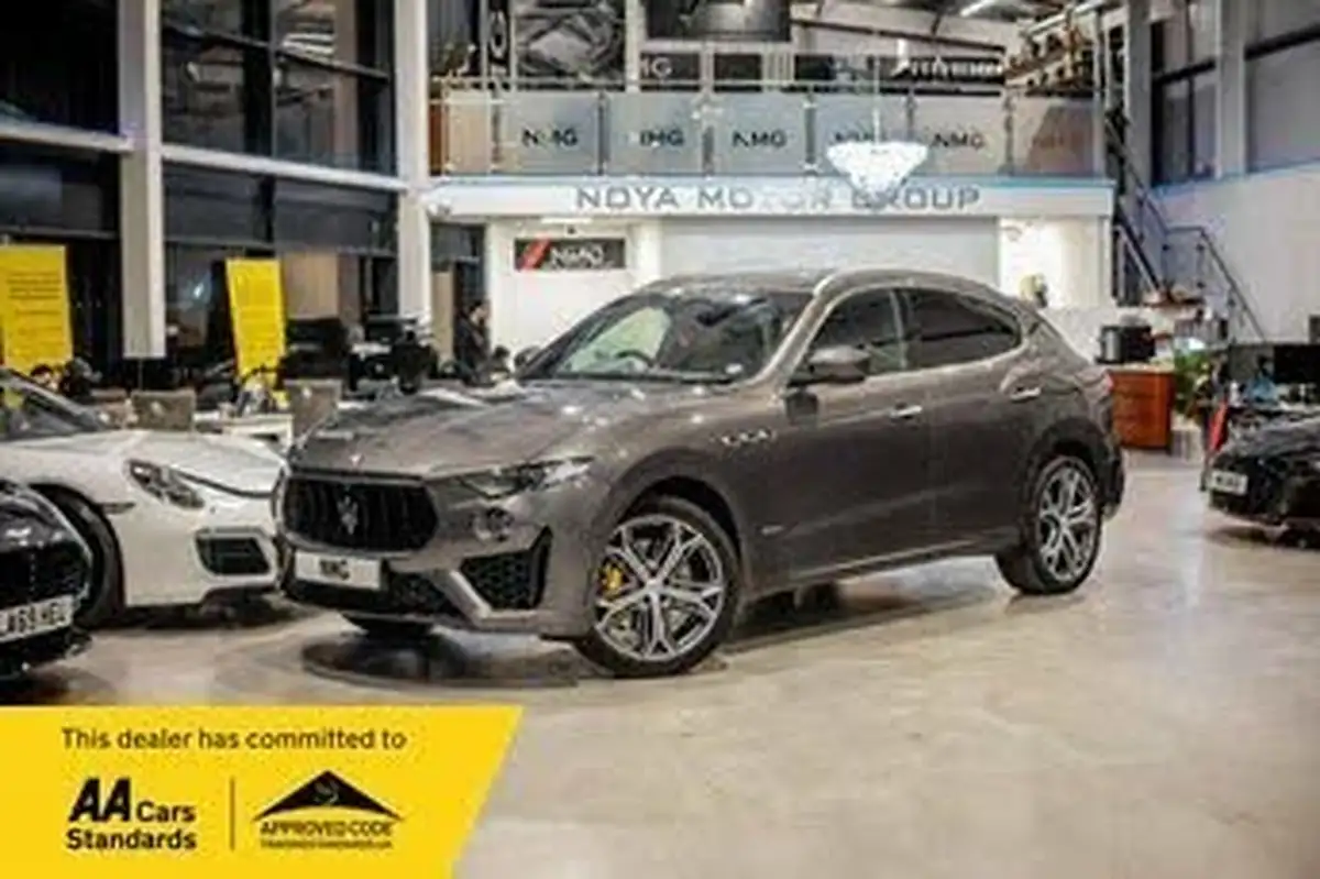 2019-maserati-levante-30-gransport-nerissimo-pack-ss-big-0