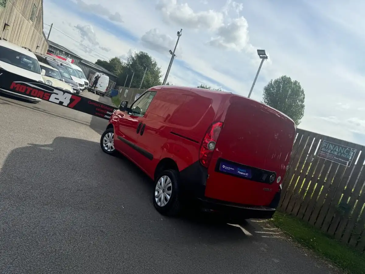 2013-fiat-doblo-cargo-13td-maxi-big-22