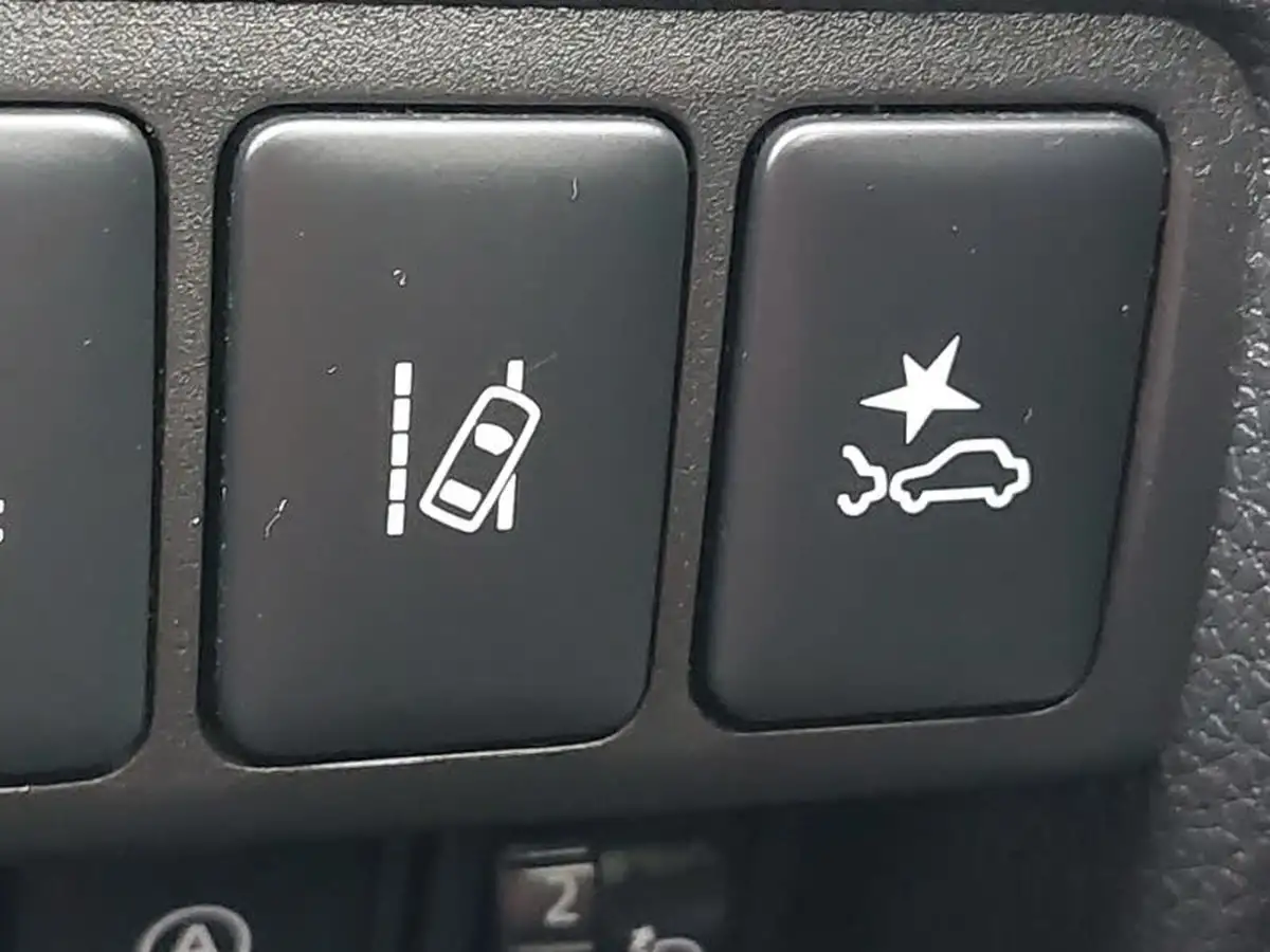 2019-mitsubishi-eclipse-cross-15-3-4wd-auto-big-16