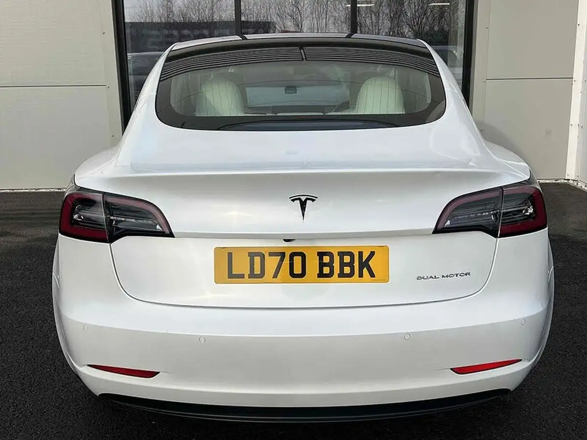 2020-tesla-model-3-e-long-range-big-2