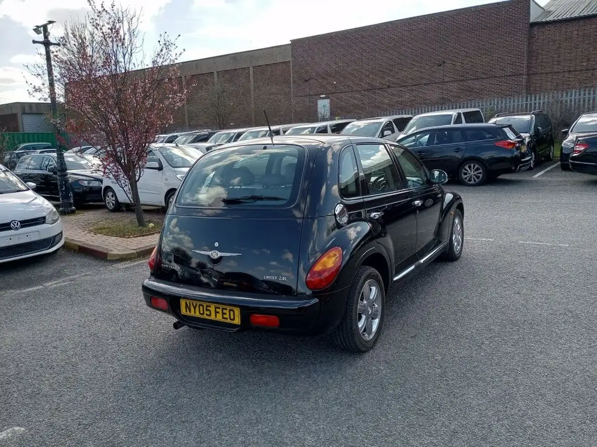 2005-chrysler-pt-cruiser-24-limited-hatchback-5d-auto-big-19