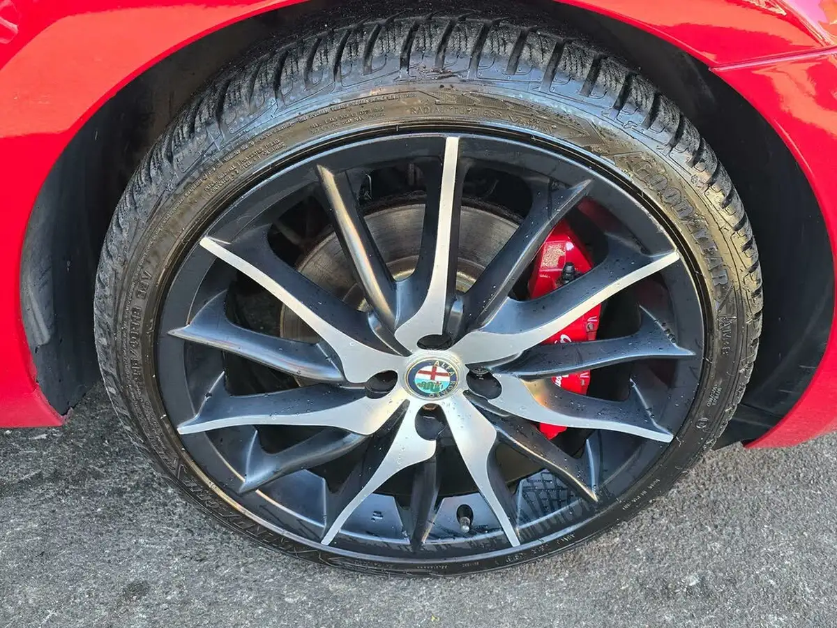 2016-alfa-romeo-mito-14-quadrifoglio-verde-big-30