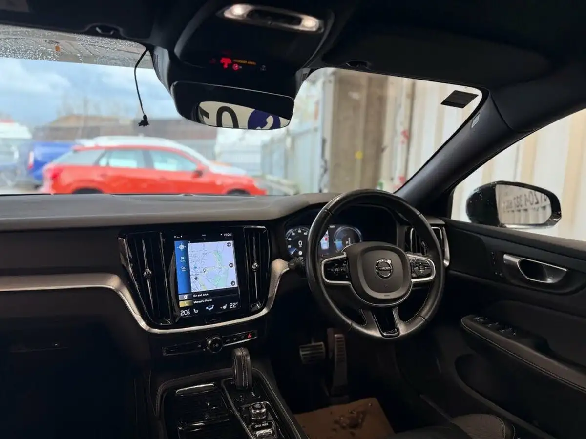 2020-volvo-v60-20-t6-r-design-big-11