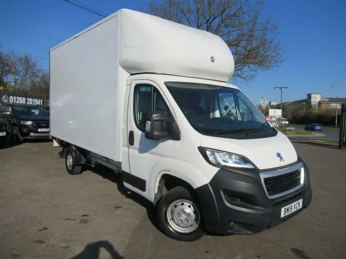 2019-peugeot-boxer-20-bluehdi-335-l4-luton-bfb-big-24