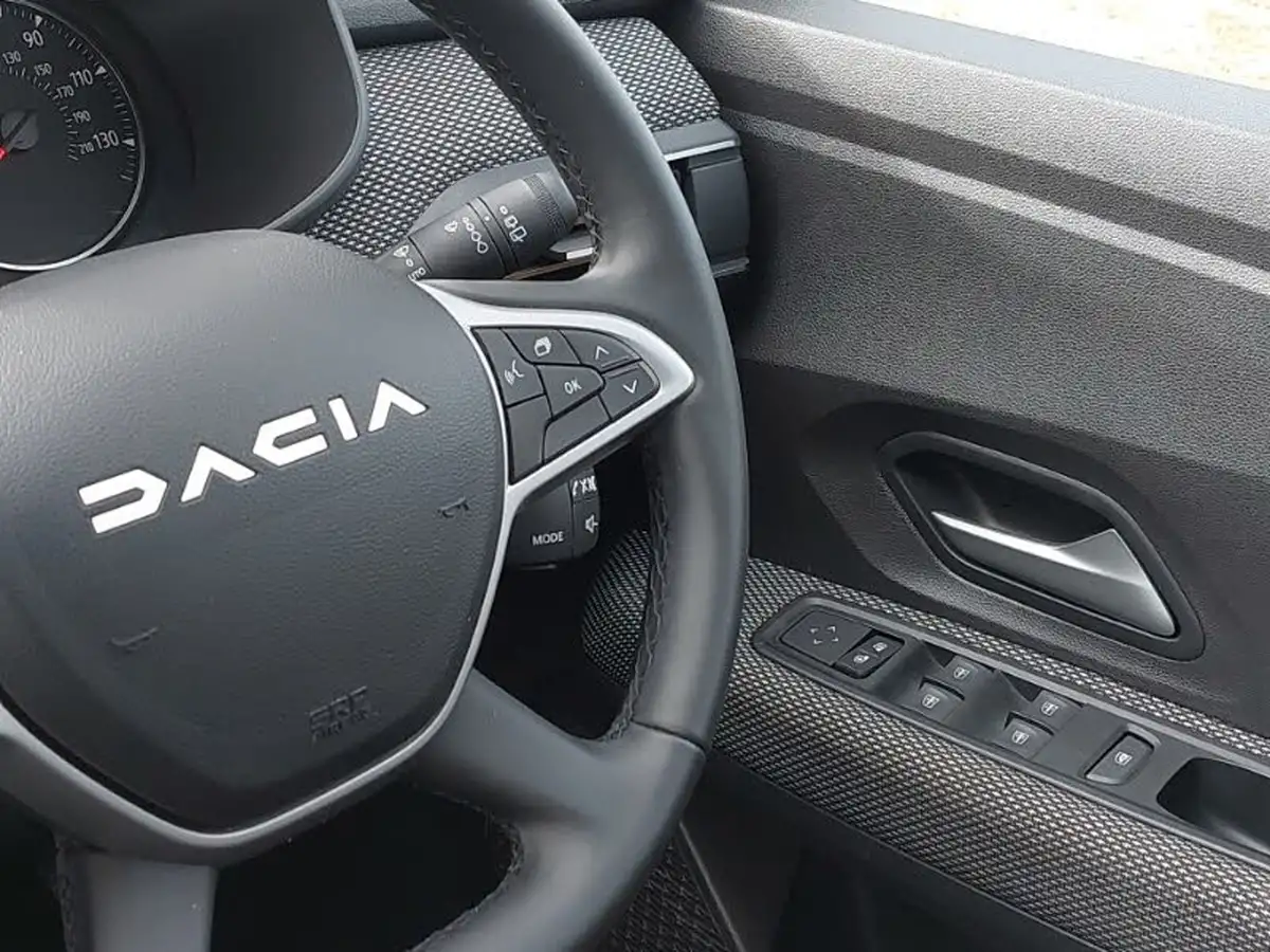 2024-dacia-sandero-stepway-10-tce-expression-90bhp-big-9