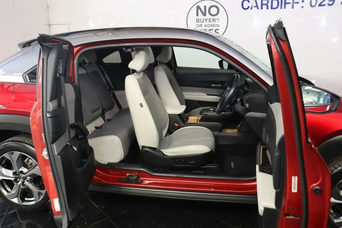 2021-mazda-mx-30-e-first-edition-big-14