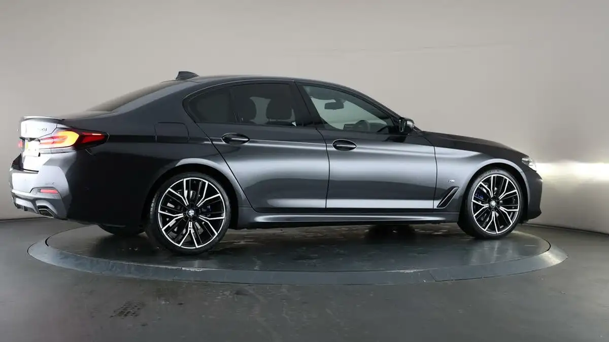 2021-bmw-5-series-20td-520d-xdrive-m-sport-mht-saloon-4d-big-63
