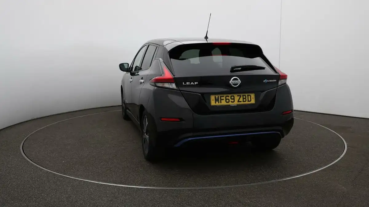 2020-nissan-leaf-e-tekna-big-51
