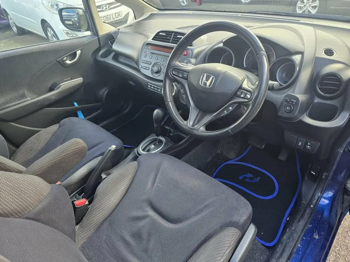 2011-honda-jazz-14-ex-cvt-big-8