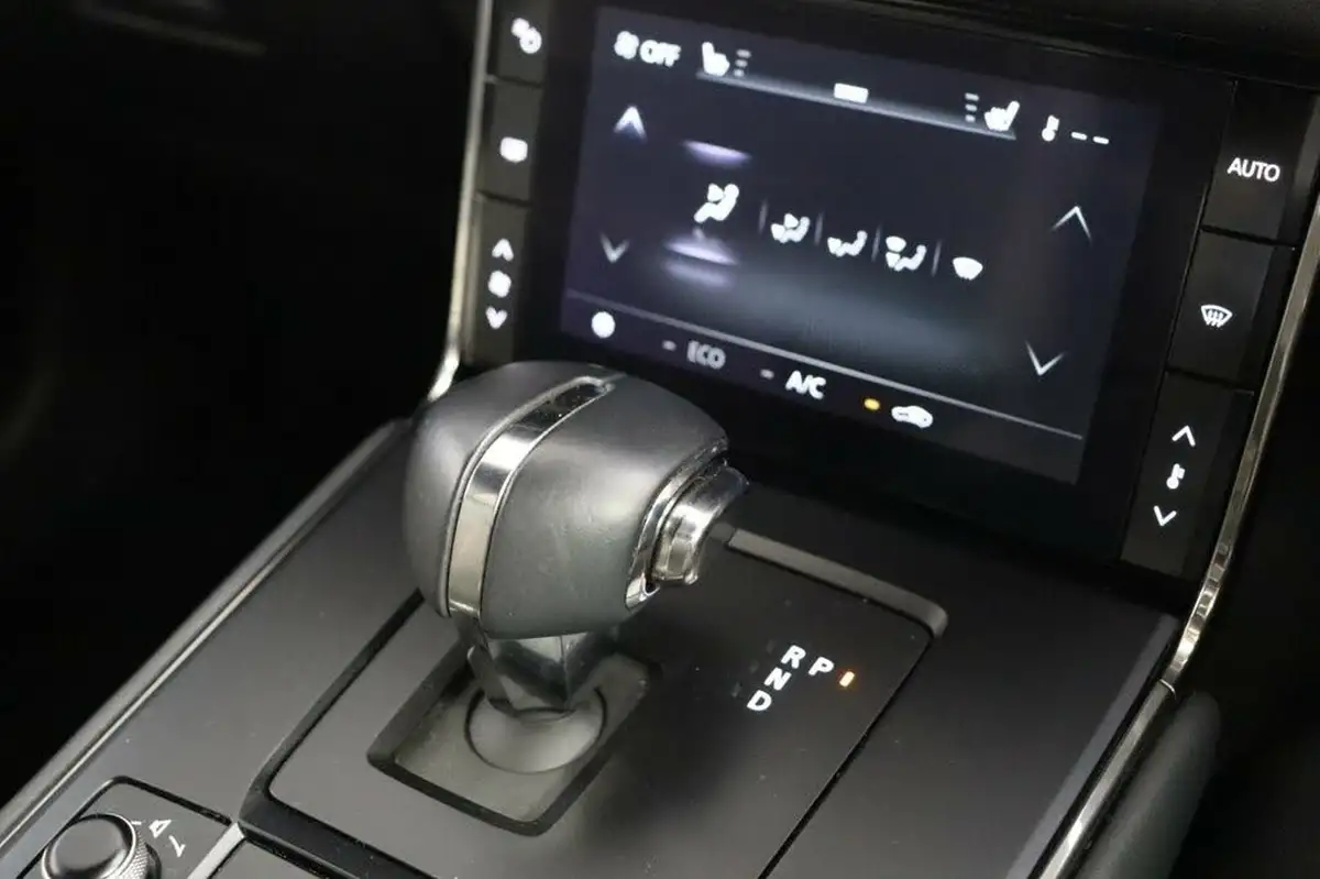 2022-mazda-mx-30-e-first-edition-big-21