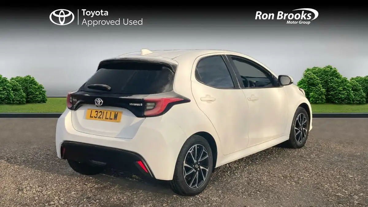 2022-toyota-yaris-15-vvt-i-design-big-1