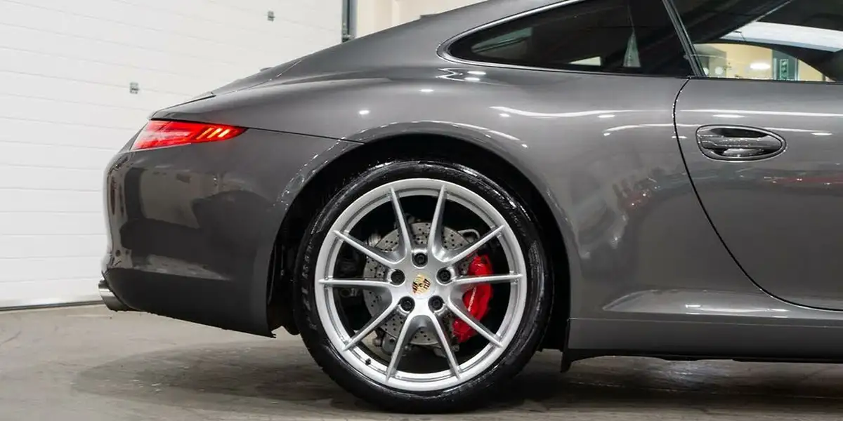 2012-porsche-911-38-carrera-s-400bhp-coupe-big-10
