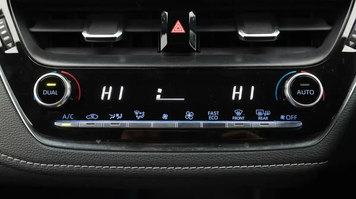 2021-toyota-corolla-18-vvt-i-design-trk-hatchback-5d-big-12