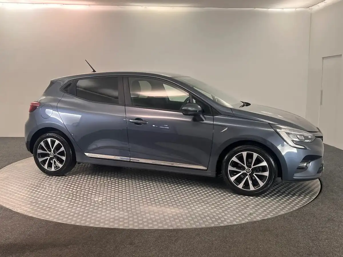 2020-renault-clio-10-sce-iconic-75bhp-big-4