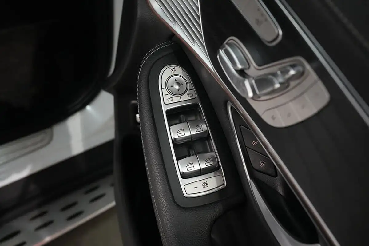 2021-mercedes-benz-eqc-e-eqc-400-amg-line-premium-plus-big-33