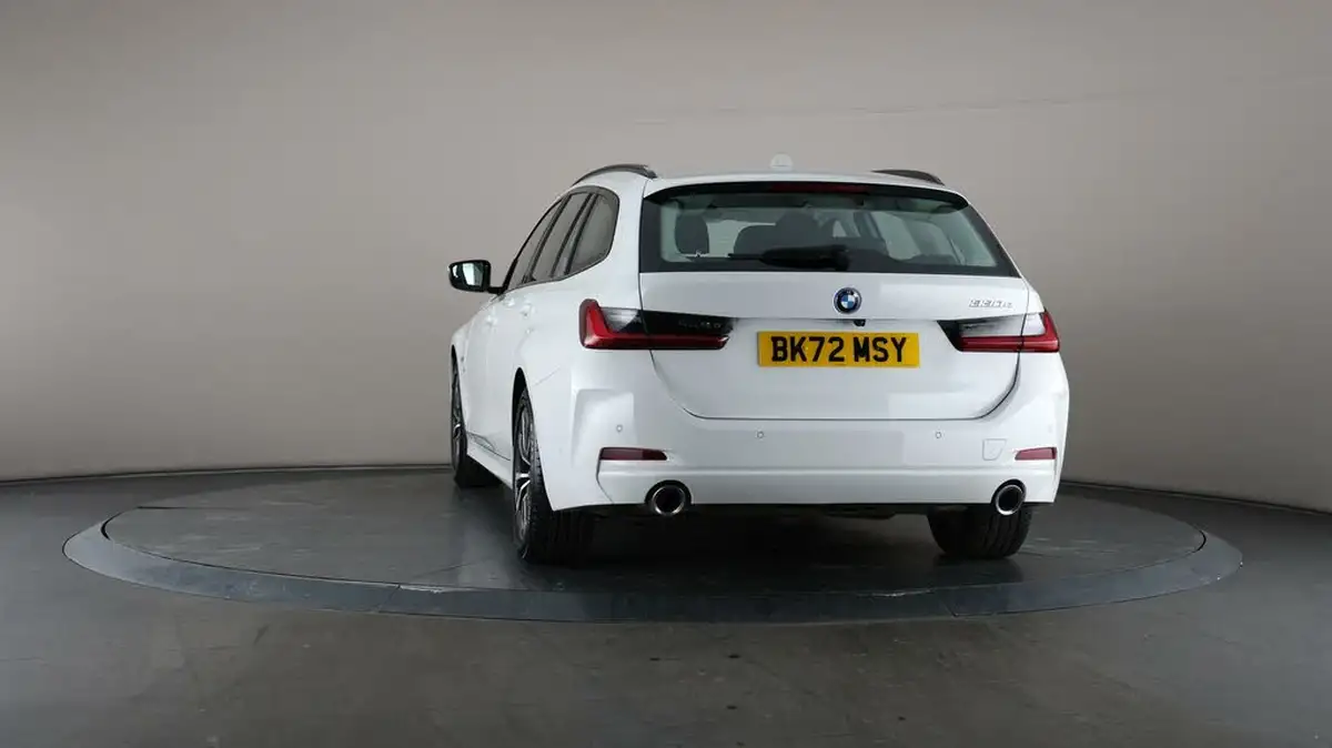2022-bmw-3-series-20-330e-sport-touring-5d-big-41