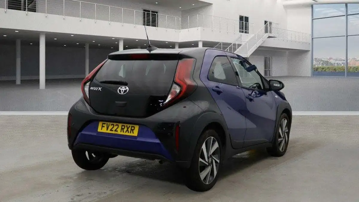 2022-toyota-aygo-x-10-vvt-i-edge-big-3