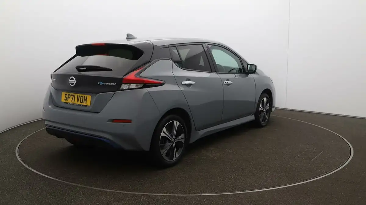 2021-nissan-leaf-e-e-tekna-big-51